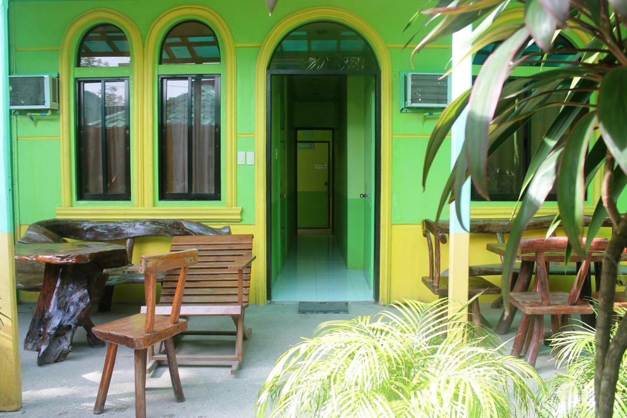 Austria'S Guest House El Nido Esterno foto