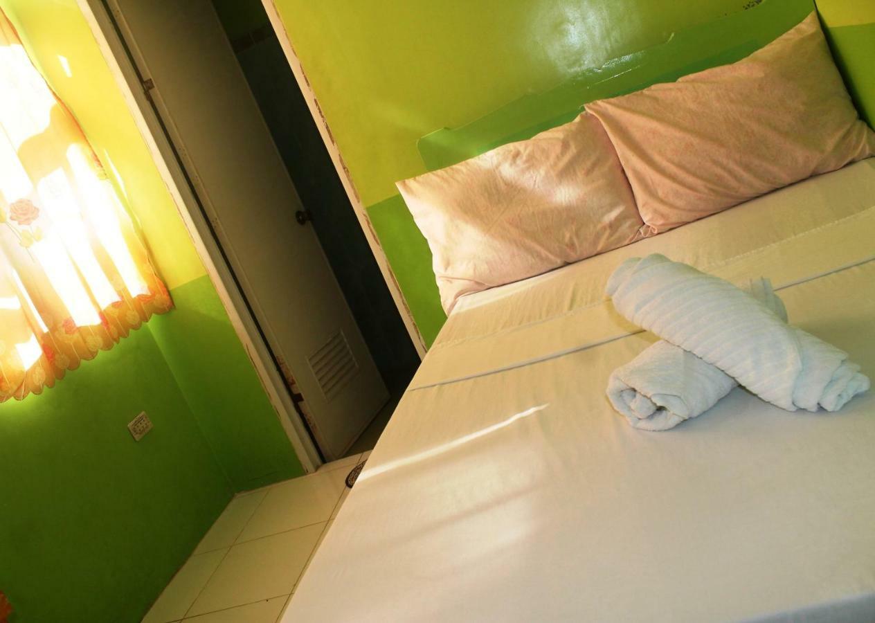 Austria'S Guest House El Nido Esterno foto
