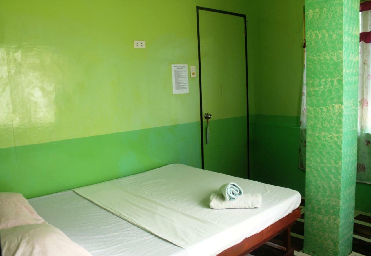 Austria'S Guest House El Nido Esterno foto
