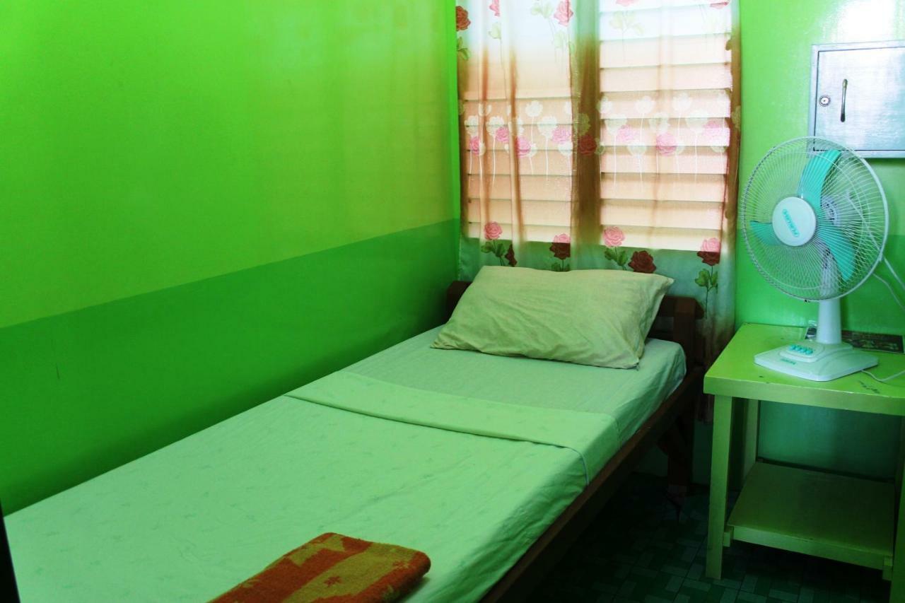 Austria'S Guest House El Nido Esterno foto