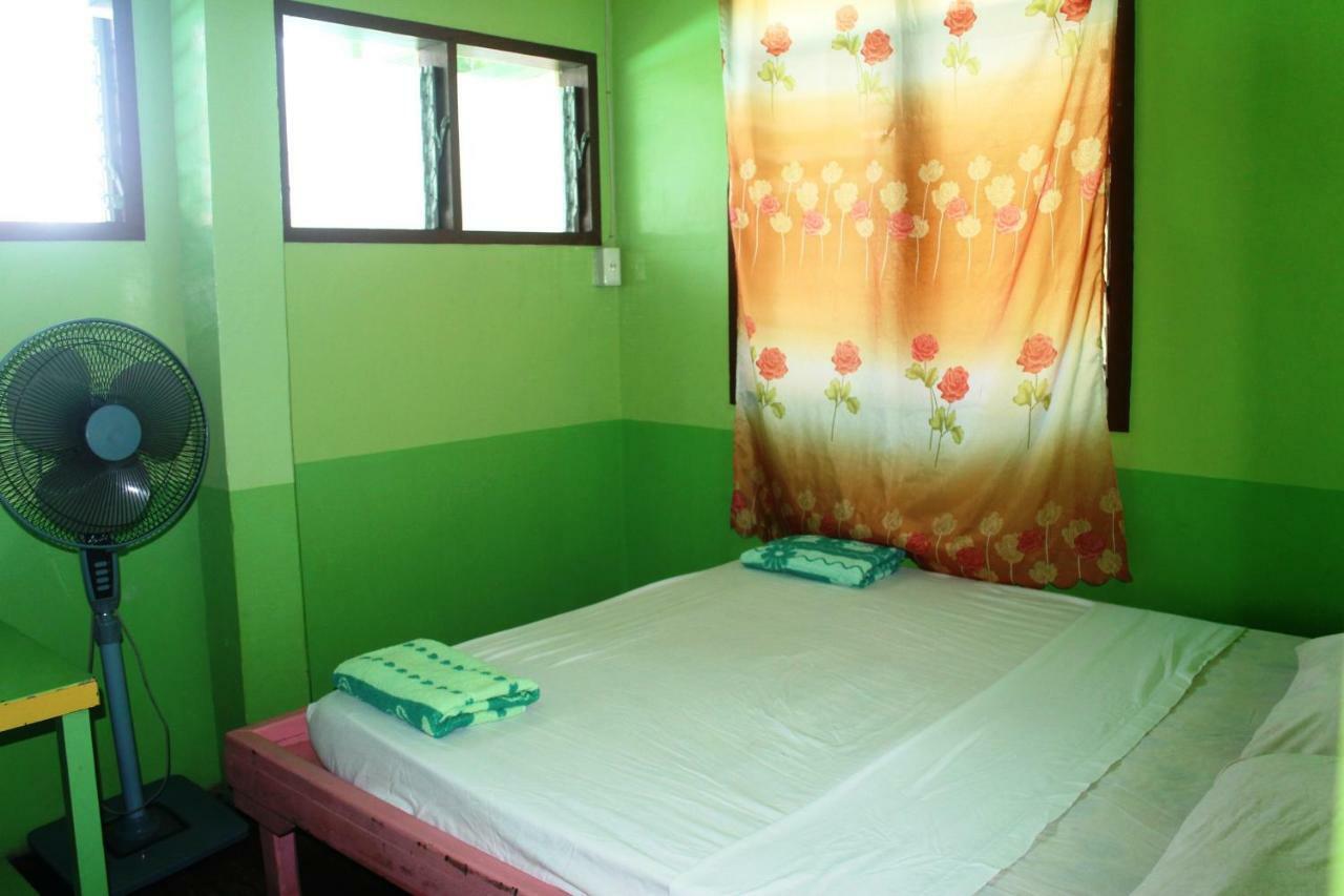Austria'S Guest House El Nido Esterno foto